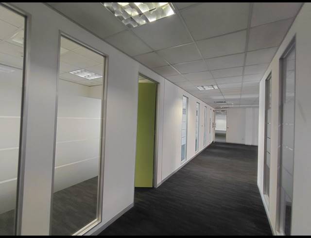 429M² OFFICE TO LET IN BRYANSTON